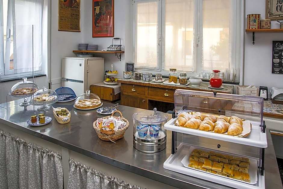 Hotel Costa Azzurra -Free Parking - Easy Stay -Spotorno