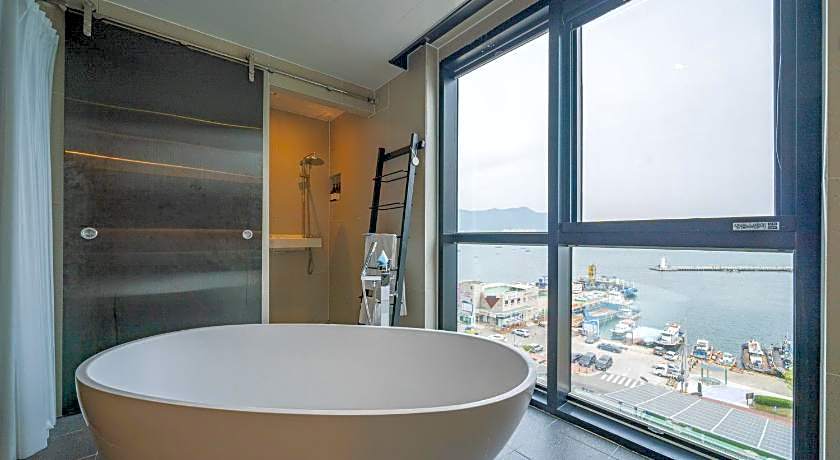 Louis Boutique Hotel