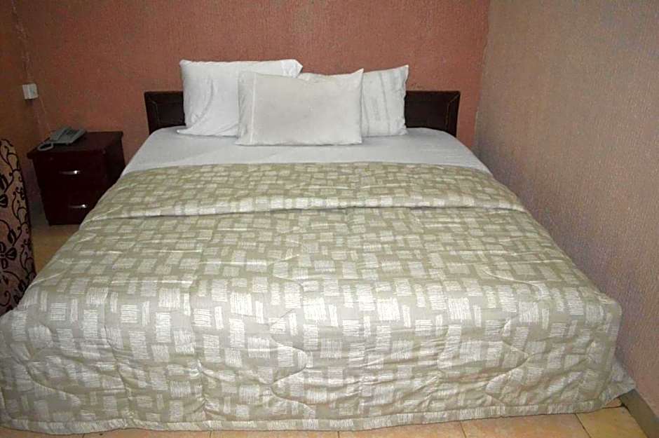 Hardrock Hotel and Suites LTD