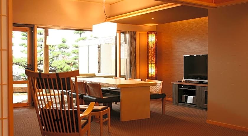 Hotel New Awaji - Sumoto Onsen