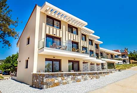 Deluxe Double Room with Balcony and Sea View