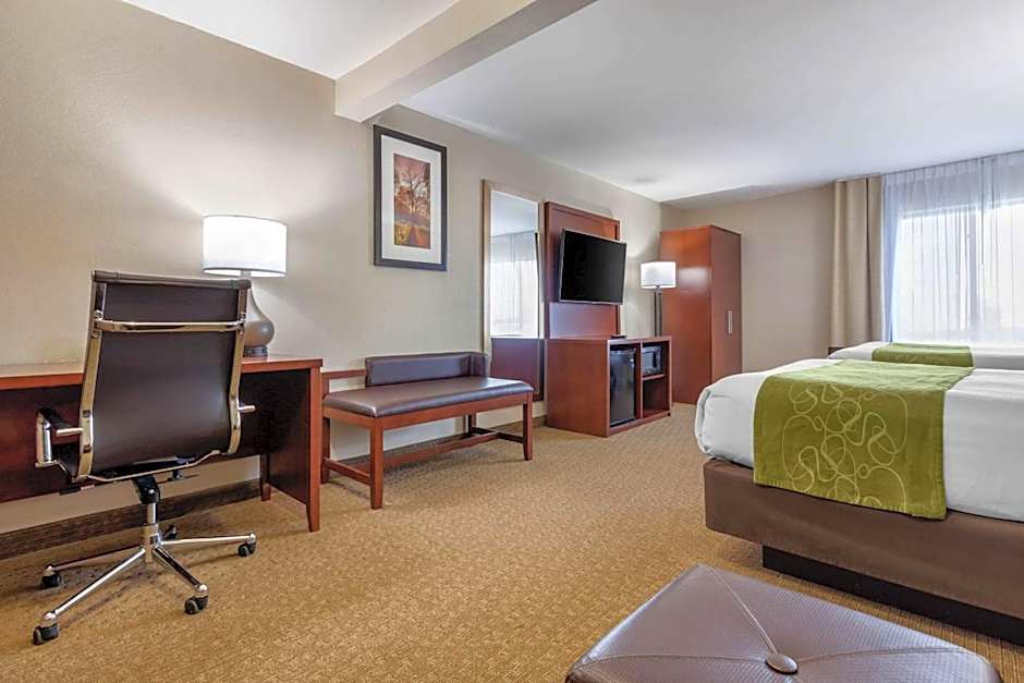 Comfort Suites Omaha East-Council Bluffs