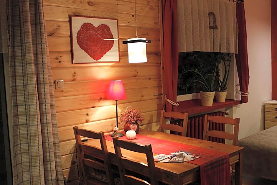 Willa Pod Aniołem - Pokoje Gościnne & Apartamenty z widokiem na góry