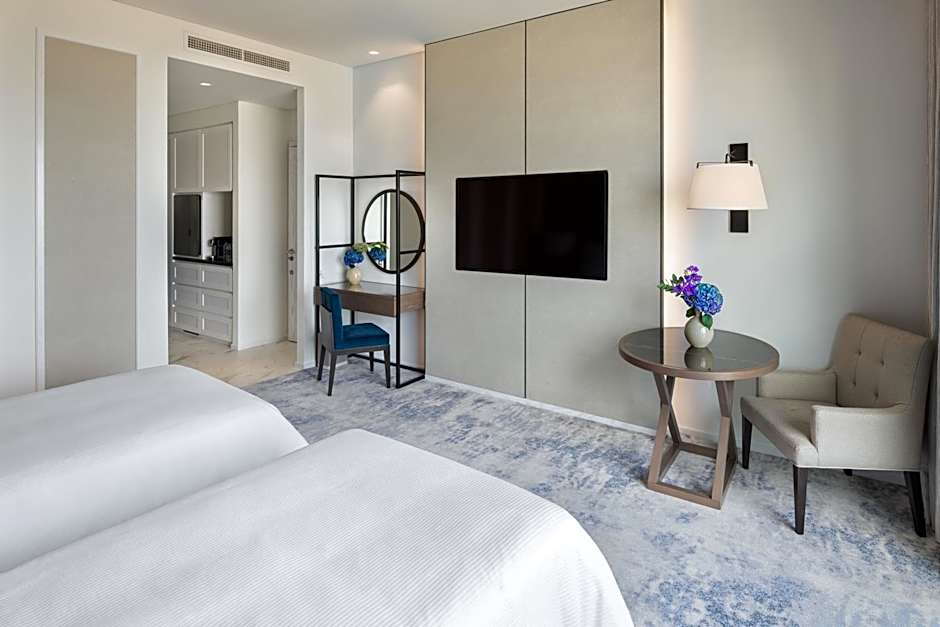 Photo 1 of 4 of Deluxe 2 Beds, Ocean View