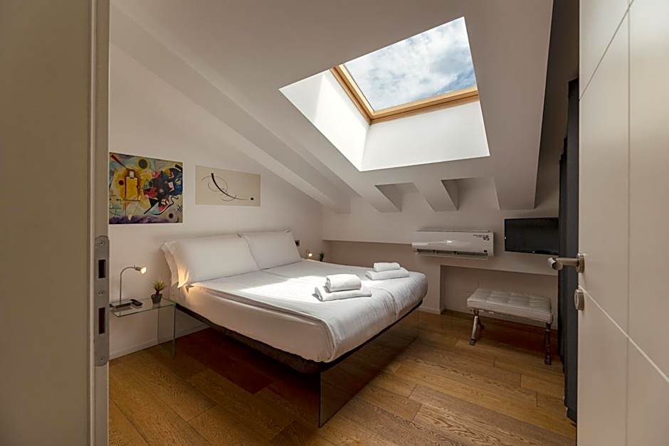 HEART OF TRENTO Loft & Rooms