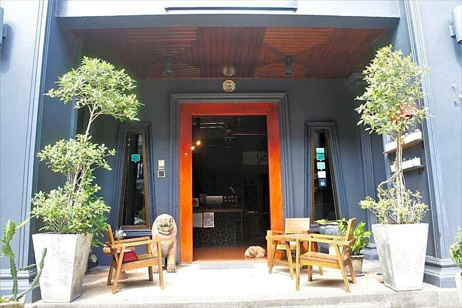 HI Karon Beach Hotel