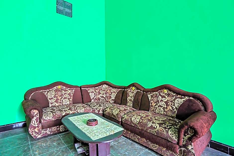 SPOT ON 92475 Rc Homestay Syariah