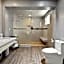 Le Blanc Inn & Suites