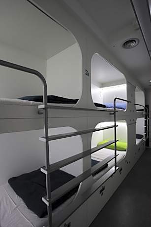 Bed in 6-Bed Mixed Dormitory Room