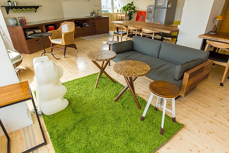 Mr Lobster's Secret Den Design Hostel