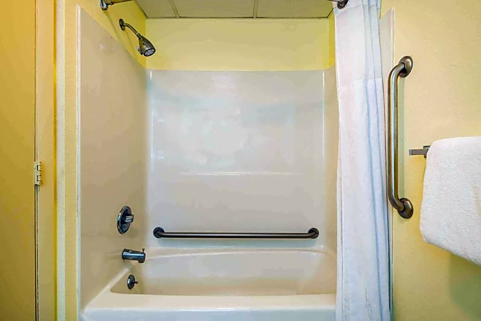 Ramada by Wyndham Groton/Mystic