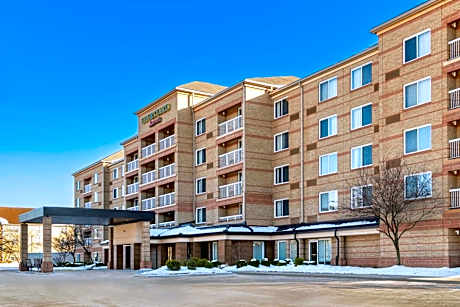 Courtyard by Marriott Cleveland Airport South