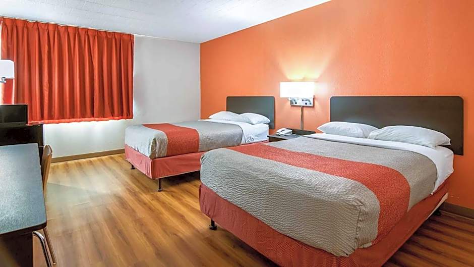 Motel 6-New Stanton, PA