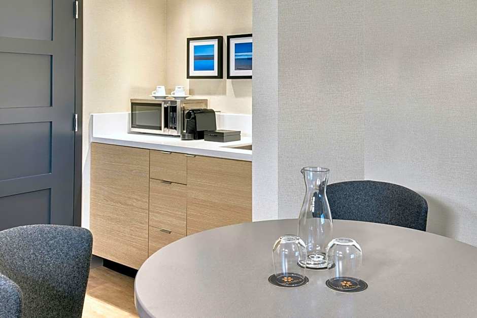 The Insignia Hotel, Sarnia, a Tribute Portfolio Hotel