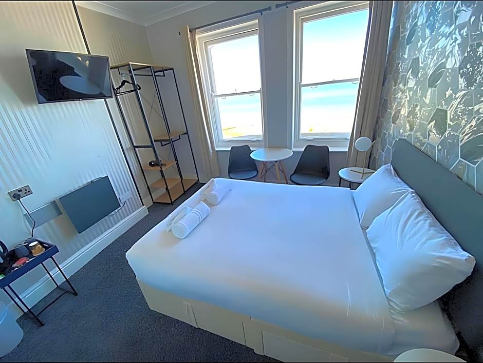 OYO Marine Parade Hotel, Eastbourne Pier