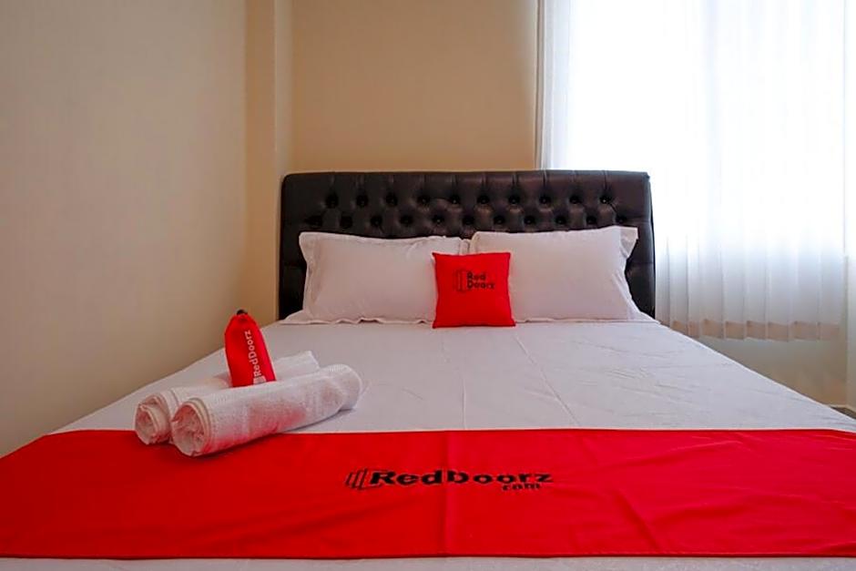 RedDoorz near Millenium Waterpark Palu