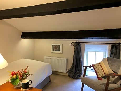 Single Room with Private External Bathroom