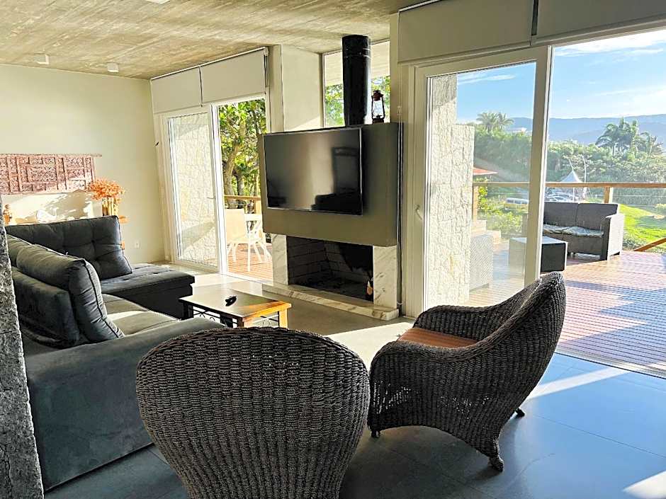 Spa Jacuzzi, Lareira, Beira mar, 4 Suítes