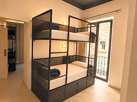 1 Person in 8-Bed Dormitory - Female Only