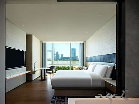 Premier King Room with Harbor View