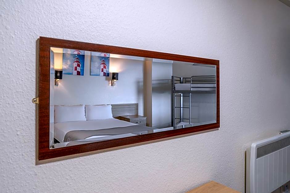 The Grand Burstin Hotel
