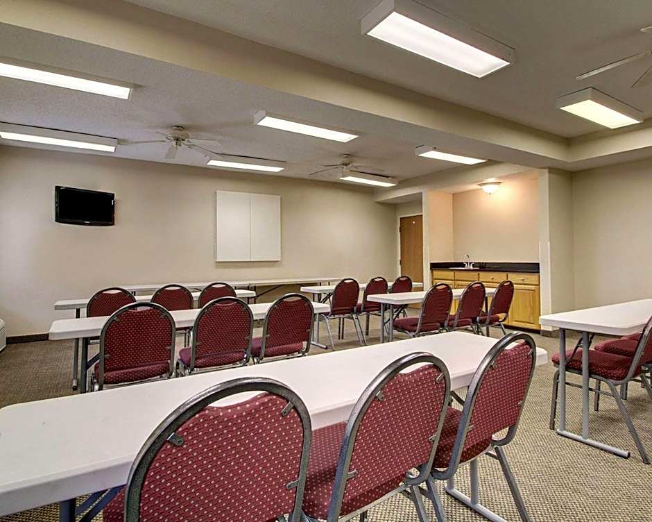 Columbia Inn & Suites