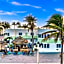 Walkabout 5 Retro Hotel on the beach with live music and a bar