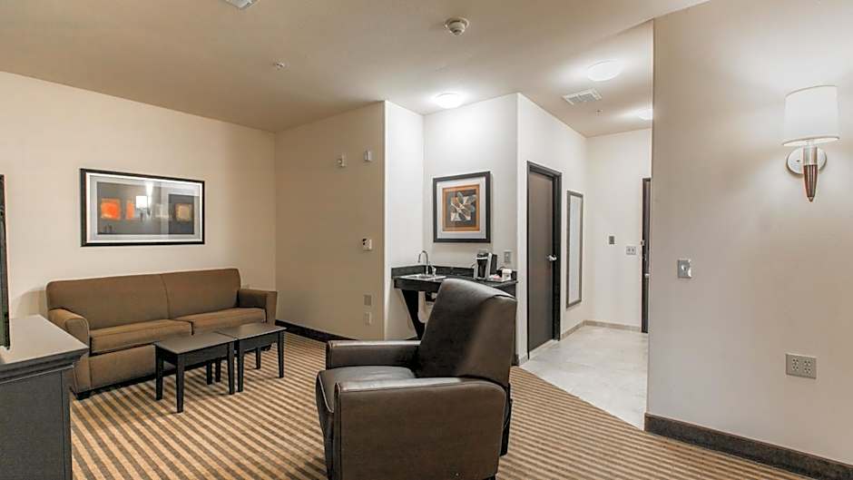 Holiday Inn Express & Suites Oklahoma City NW - Quail Springs By IHG