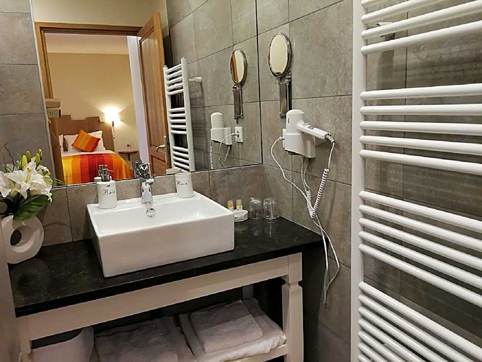 Auberge du Vieux Tour Le Manoir