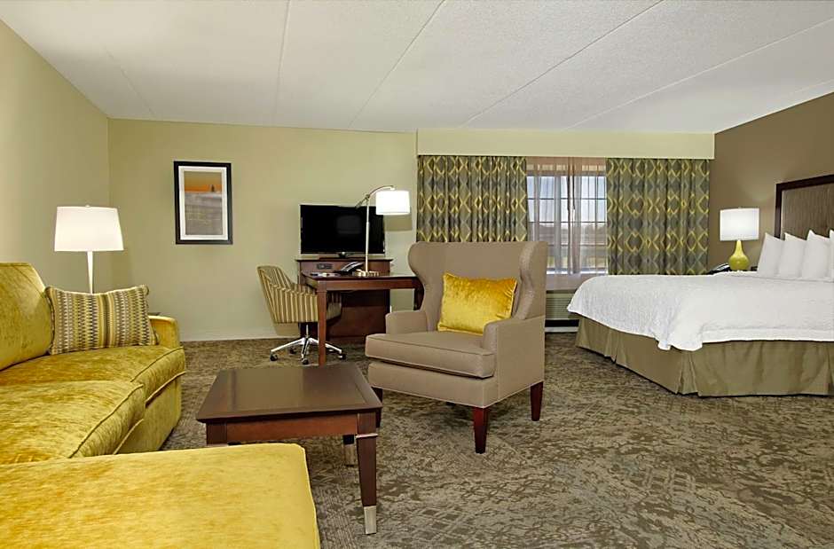 Hampton Inn By Hilton & Suites Rockville Centre, NY