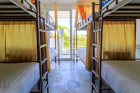 Single Bed in Mixed Dormitory Room