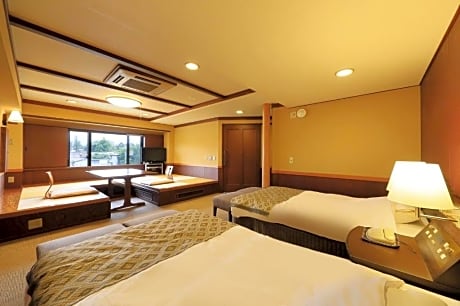 Deluxe Room with Tatami Area and Mt. Fuji View - Non-Smoking
