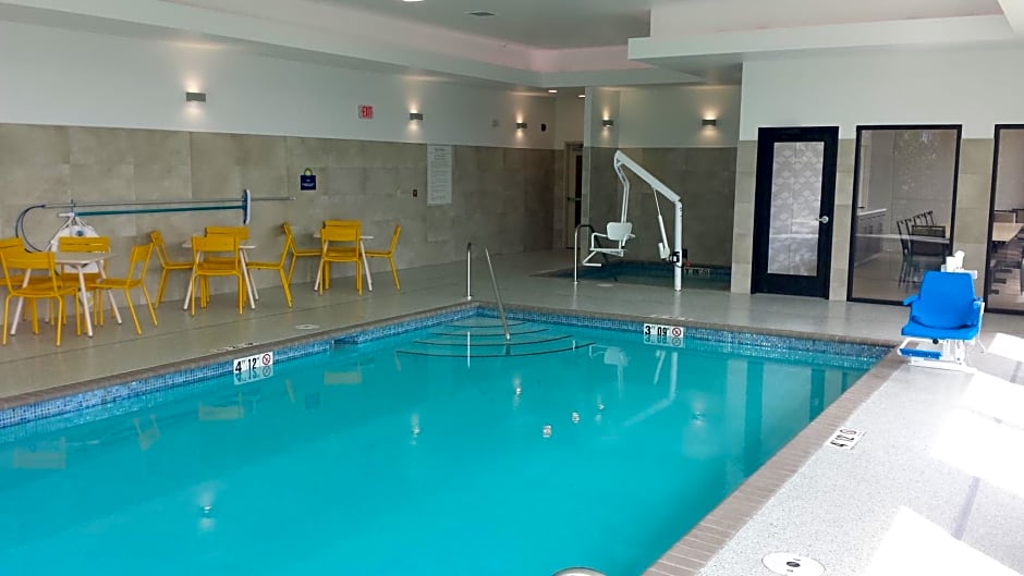 Days Inn & Suites by Wyndham Duluth by the Mall