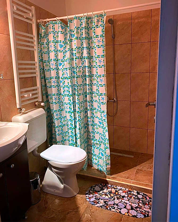 ULLYSSES GUEST HOUSE