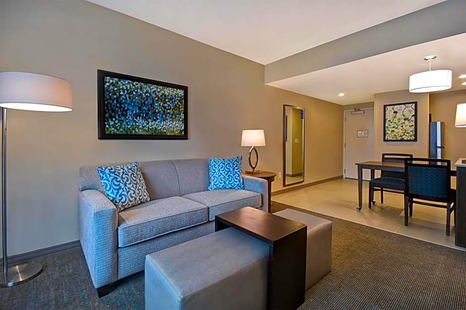 Homewood Suites by Hilton Orlando at FLAMINGO CROSSINGS Town Center