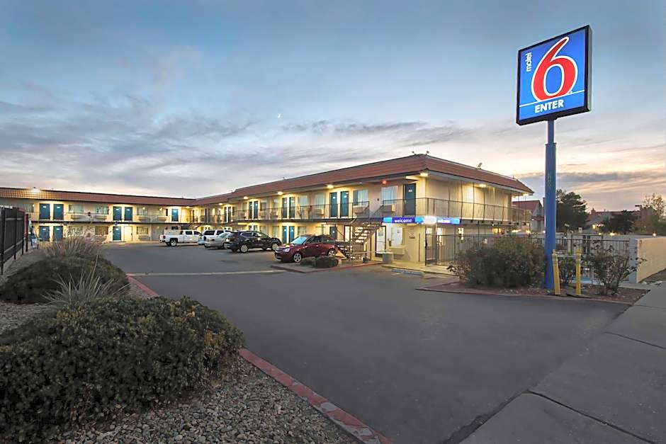 Motel 6-Albuquerque, NM - Carlisle