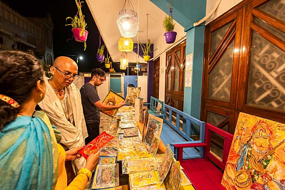 goSTOPS Lite Varanasi