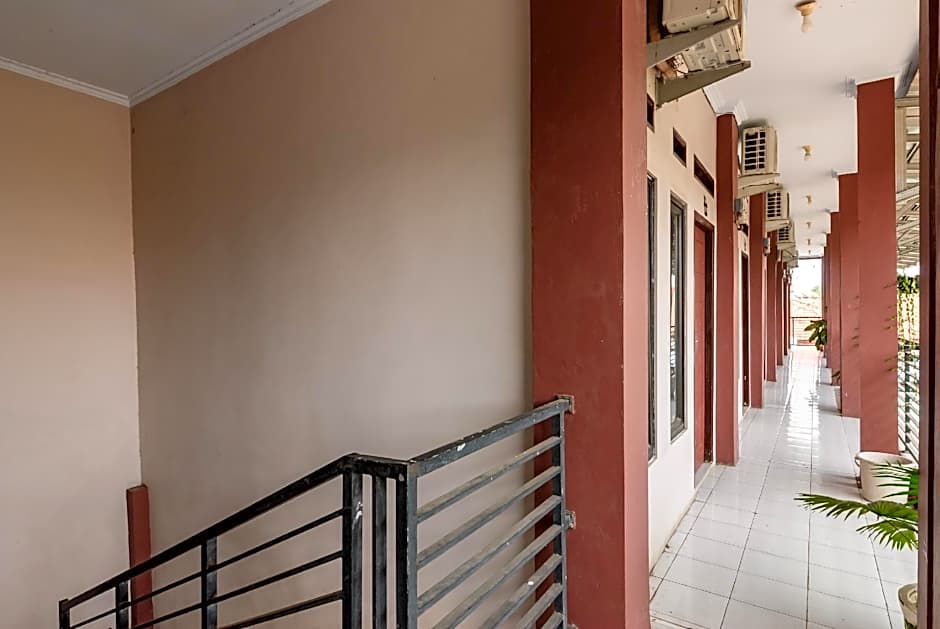 RedDoorz near FKIP UNTIRTA Serang