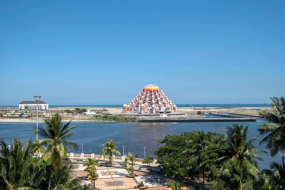 OYO 1090 Hotel Anging Mammiri Makassar