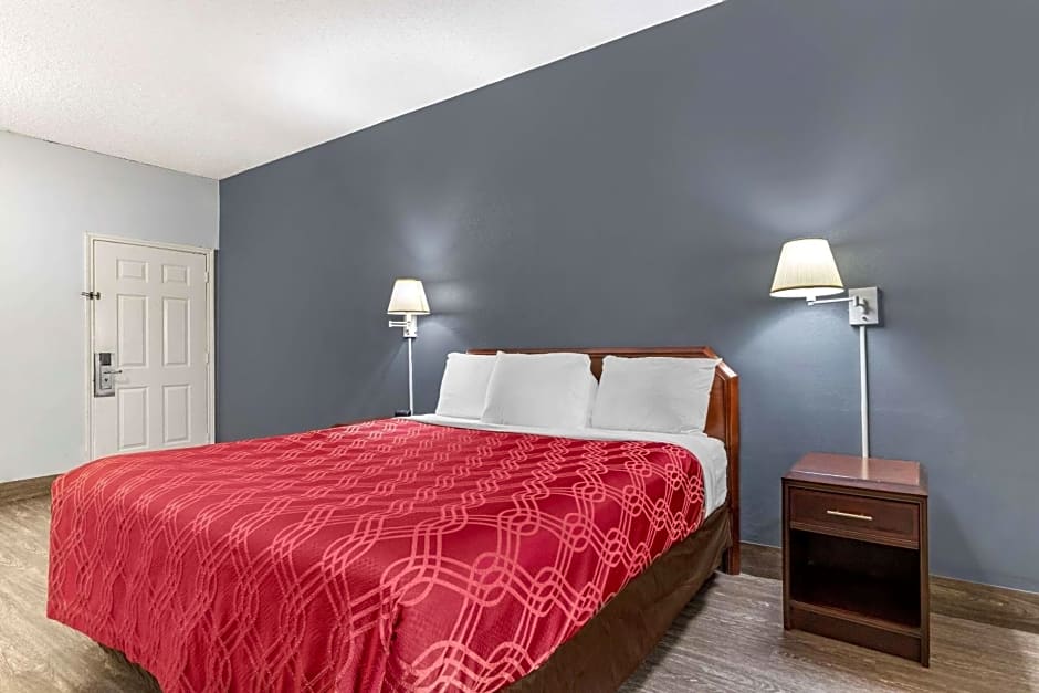 Econolodge Junction