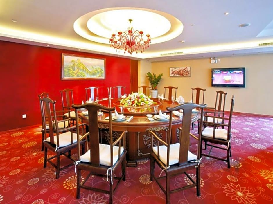 Days Hotel and Suites Yangjiang
