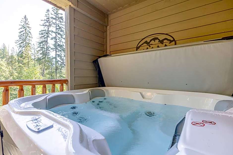 Ski In & 15 Minute Walk to the Lifts Hot Tub AC Pet Friendly