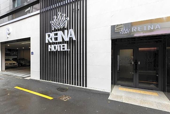 Reina Hotel