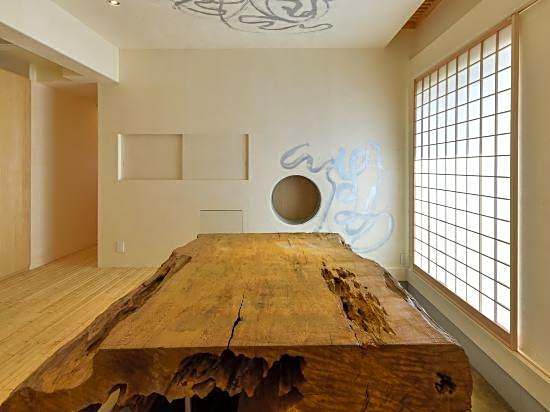Luxury Entire House Rental  Chiyo