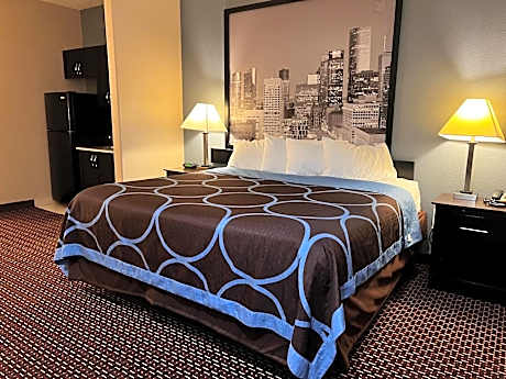 1 King Bed Non-Smoking
