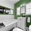 Beverly Hills Stylish & Central 1 BR Apt + Parking
