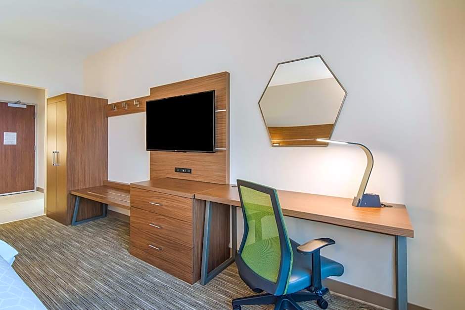 Holiday Inn Express and Suites Asheboro By IHG