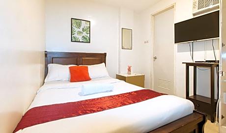 Standard Double Room with Shared Bathroom