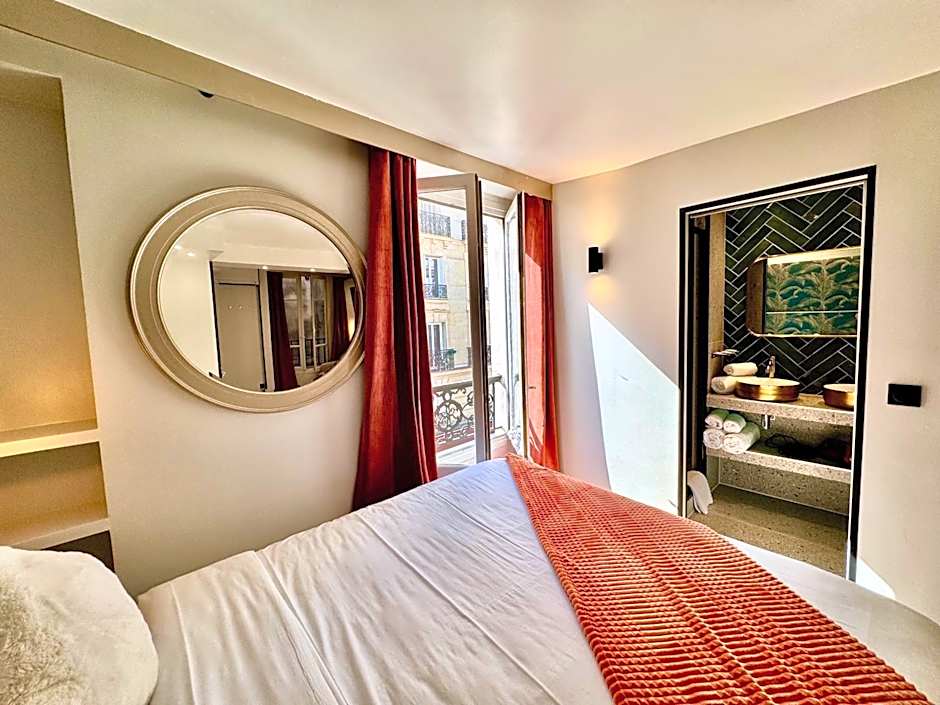 Nation Montmartre Hotel