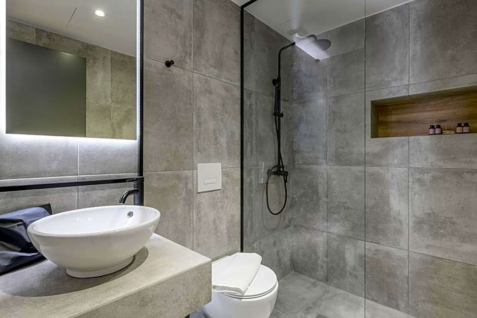 Acropolis Magenta Luxury Suites